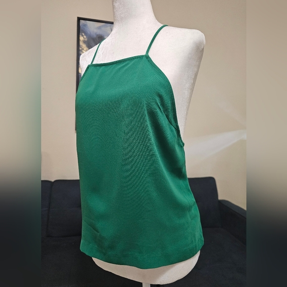 Green Sleeveless Blouse - Picture 2 of 9
